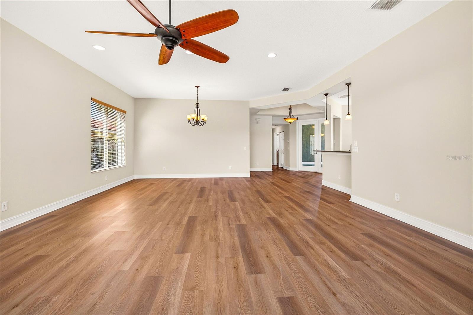 VALENCIA LAKES PH 2 - Residential