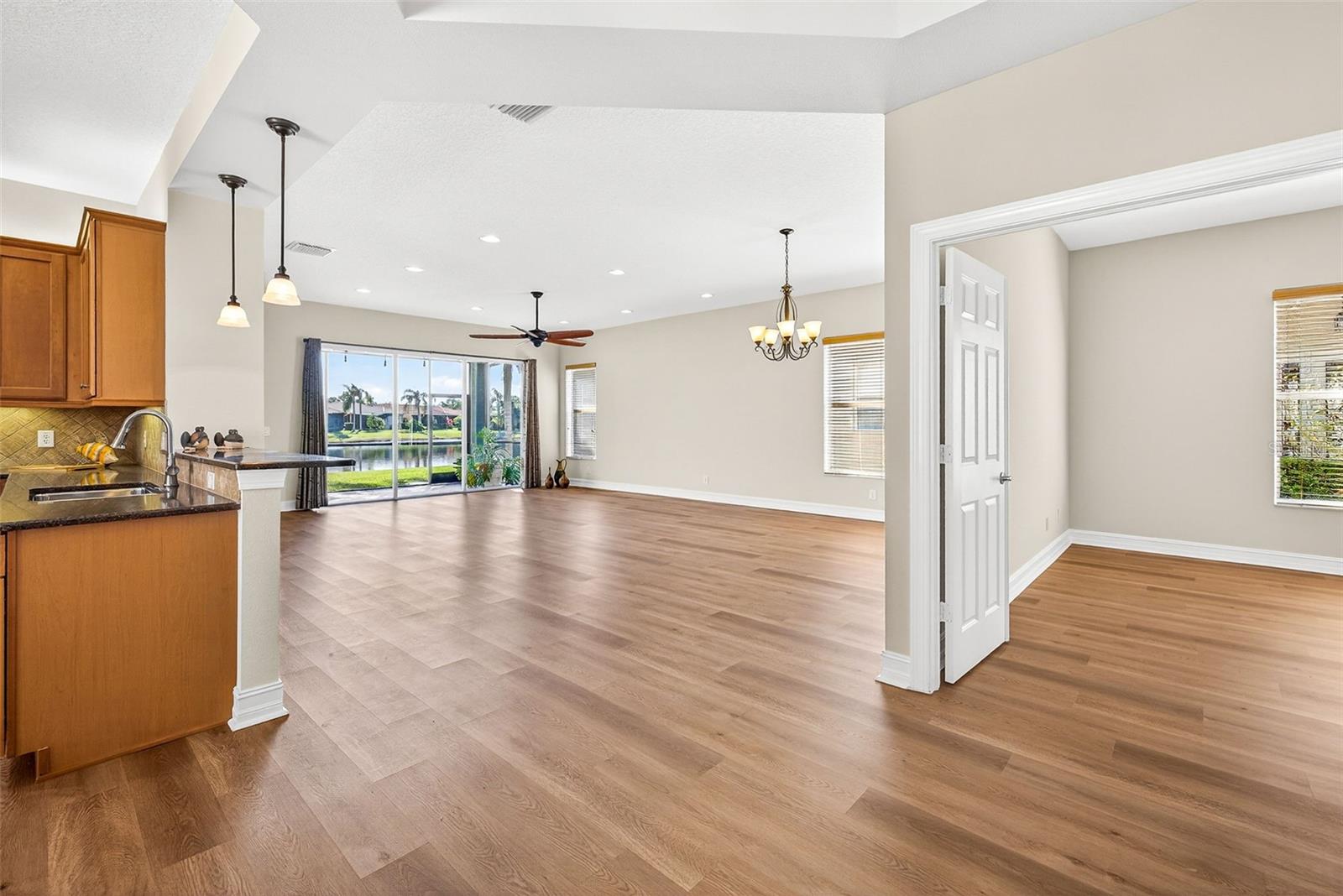 VALENCIA LAKES PH 2 - Residential