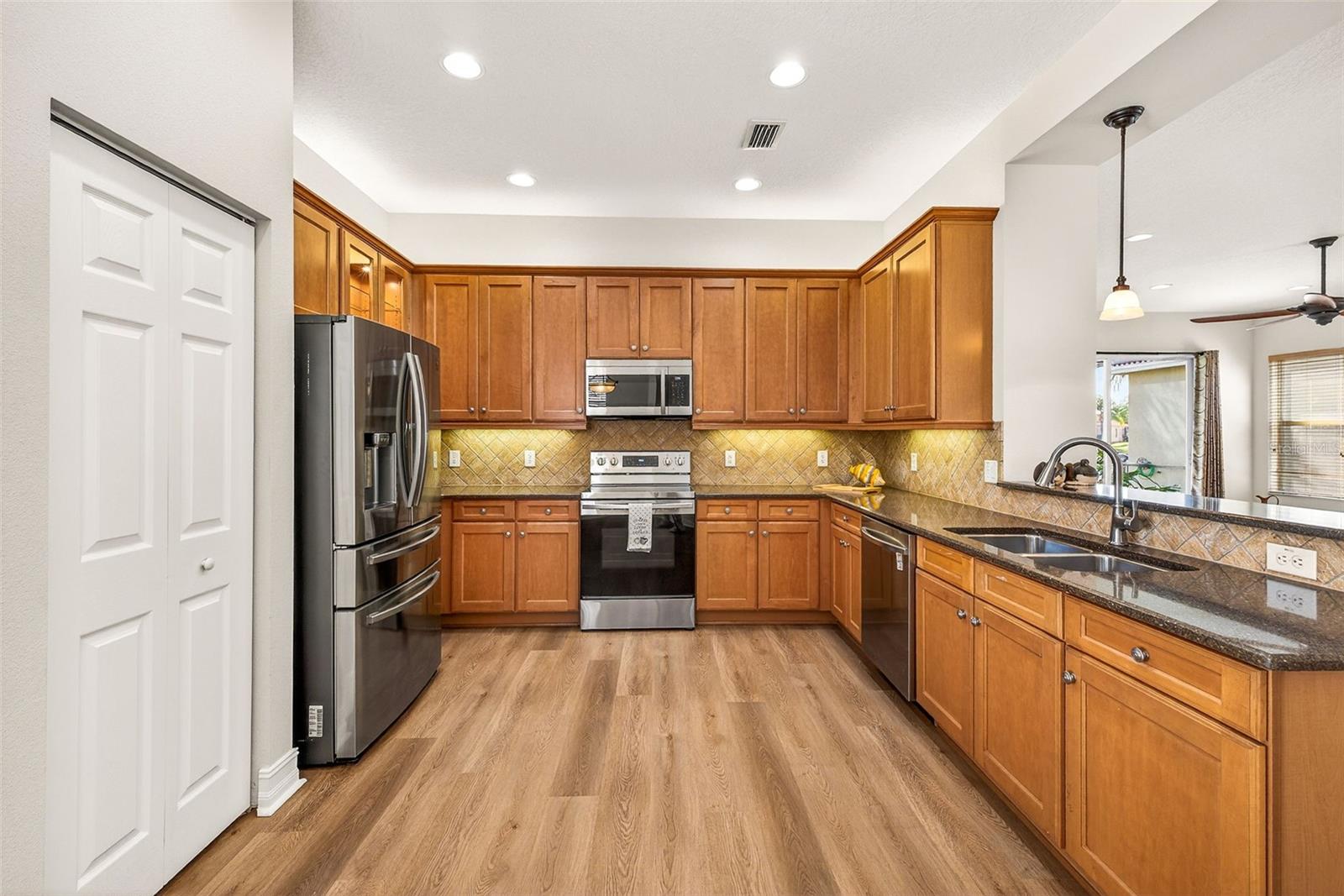 VALENCIA LAKES PH 2 - Residential