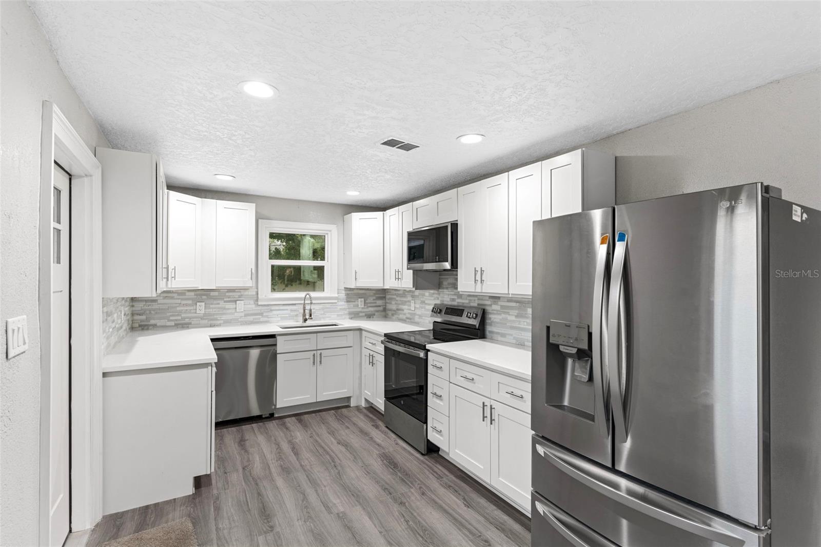 1160 E EDGEWOOD DRIVE