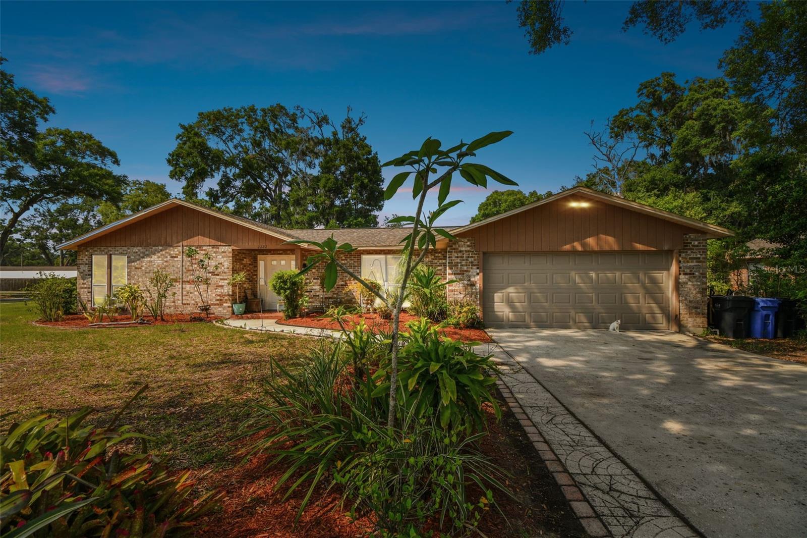 2222 ARCH MCDONALD DRIVE