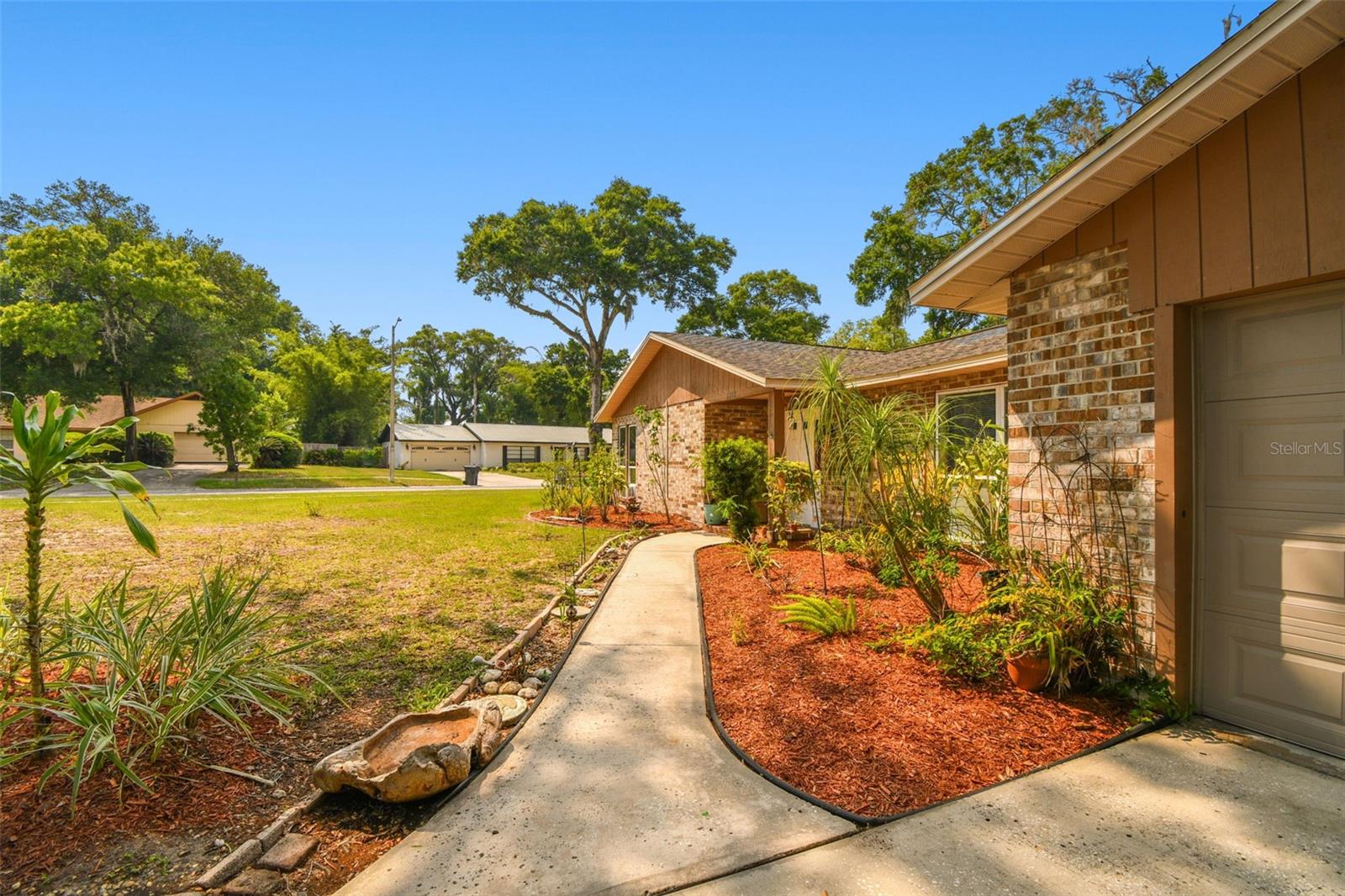 2222 ARCH MCDONALD DRIVE