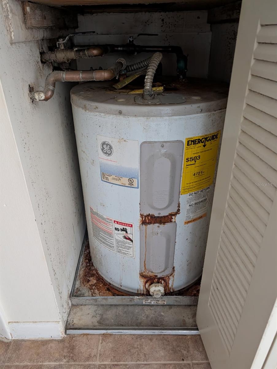 PROMENADES WEST - Residential