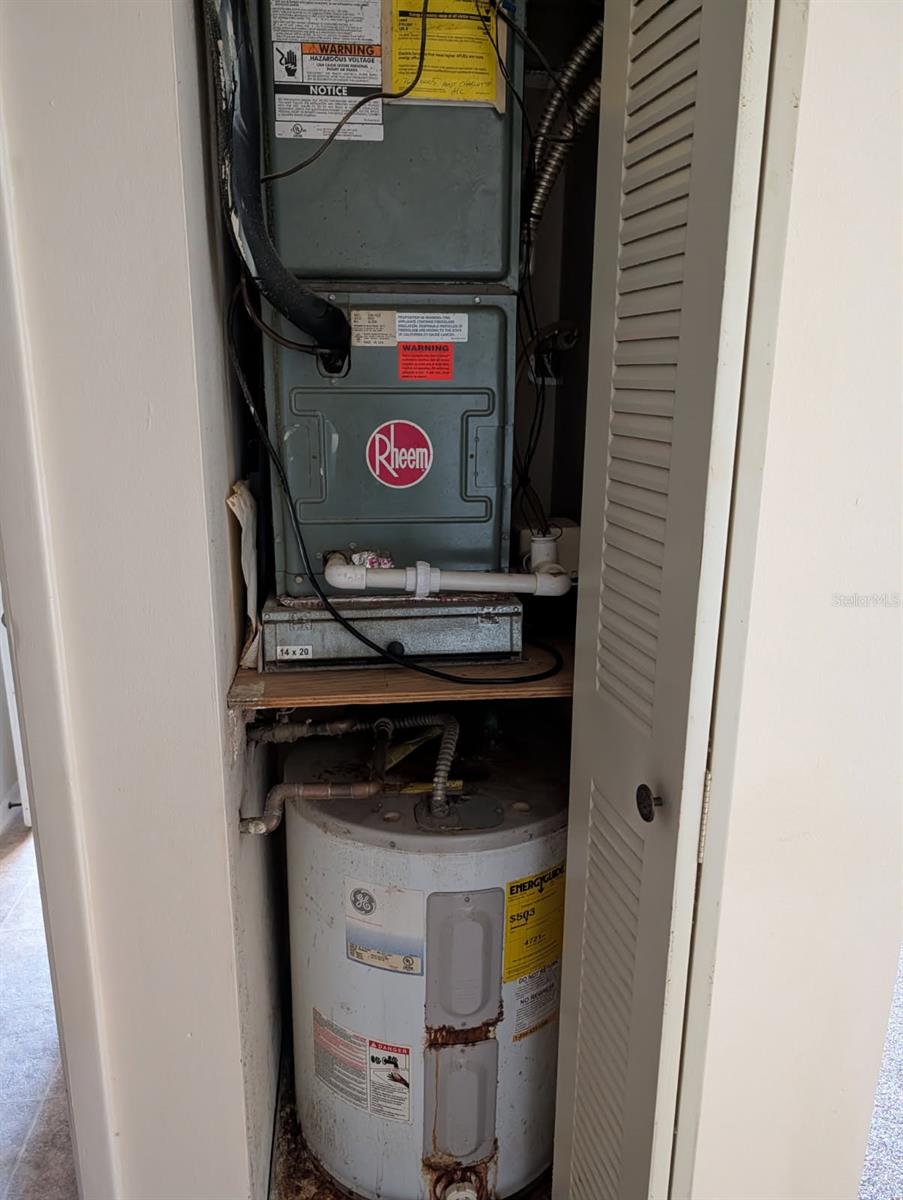 PROMENADES WEST - Residential