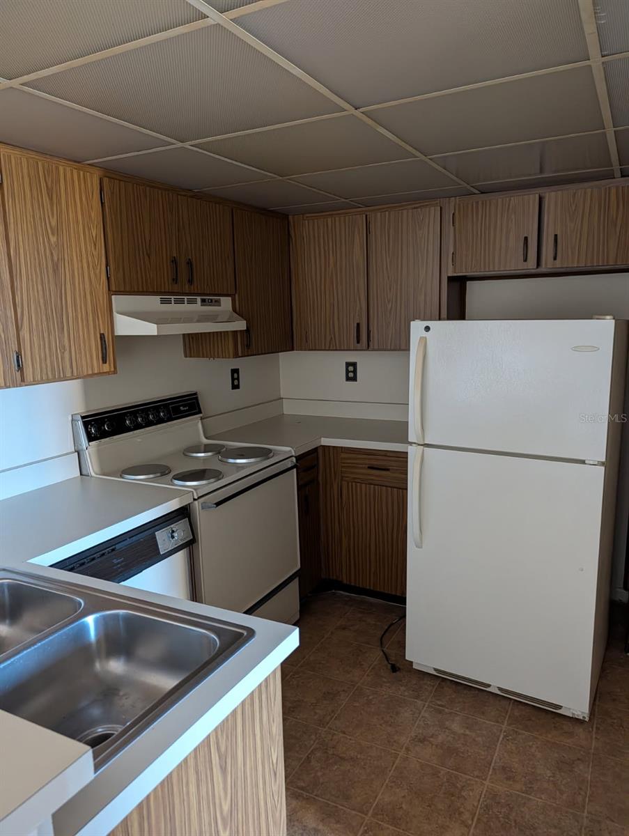 PROMENADES WEST - Residential