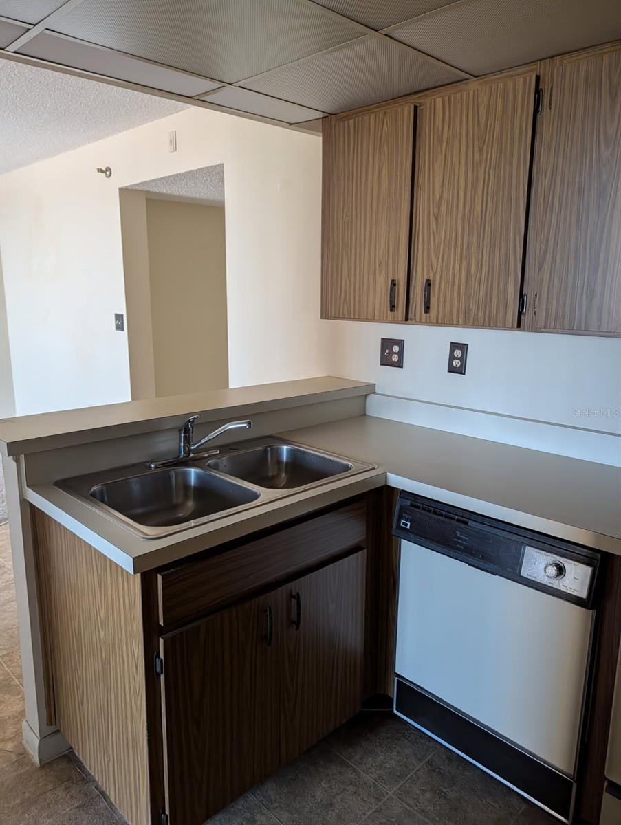 PROMENADES WEST - Residential