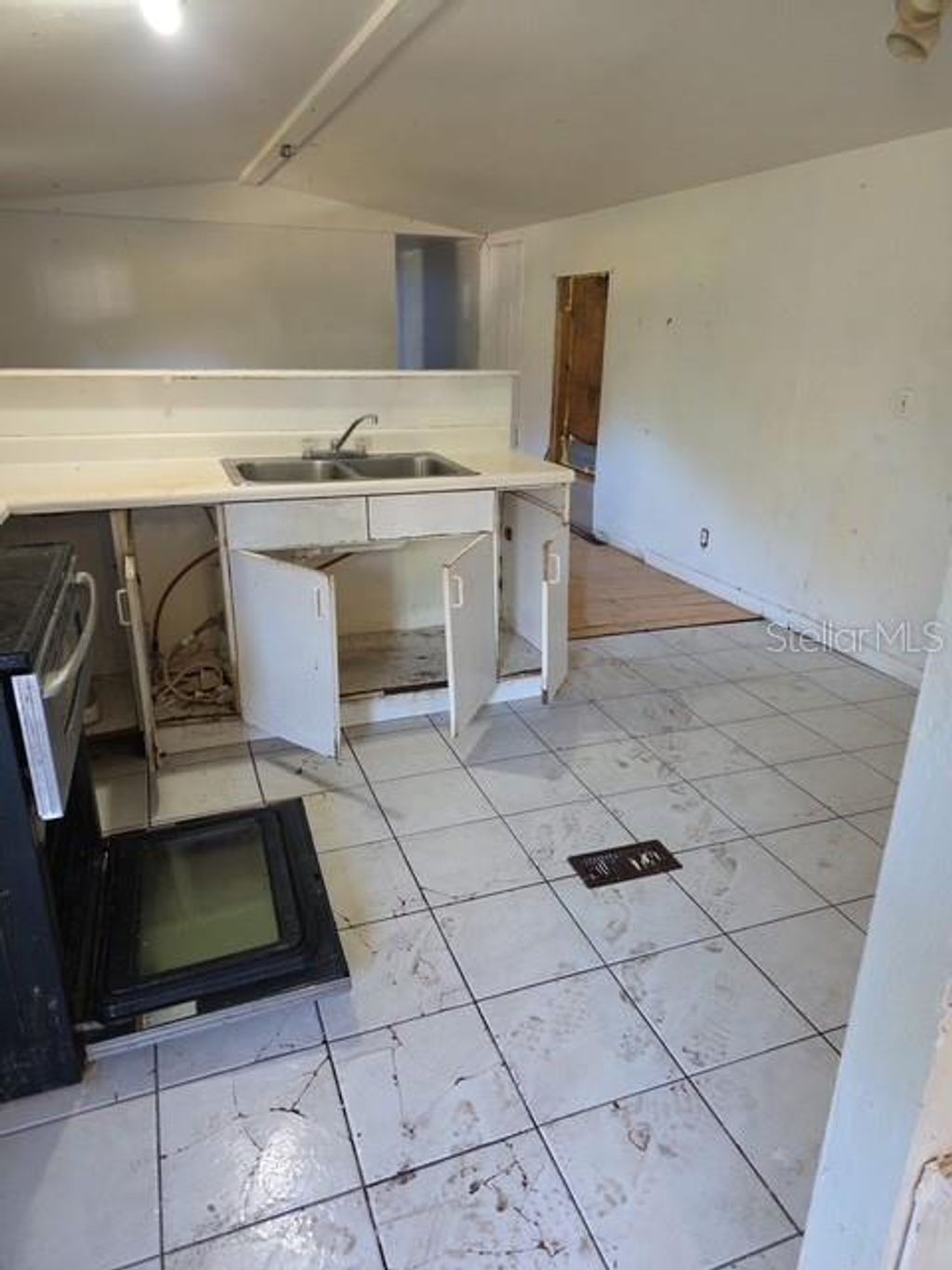 Photo of 9115 Pine Tree Drive, Lakeland, FL 33809 (MLS # P4937223)