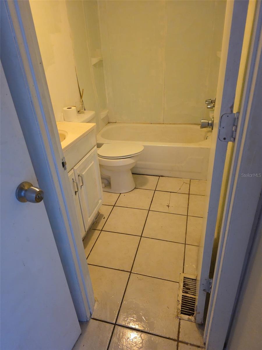 UNRE PINEGLEN PH 2 - Residential