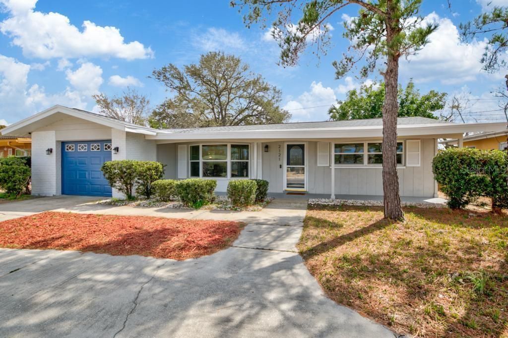 Photo of 2121 Greenbriar Boulevard, Clearwater, FL 33763 (MLS # TB8419167)