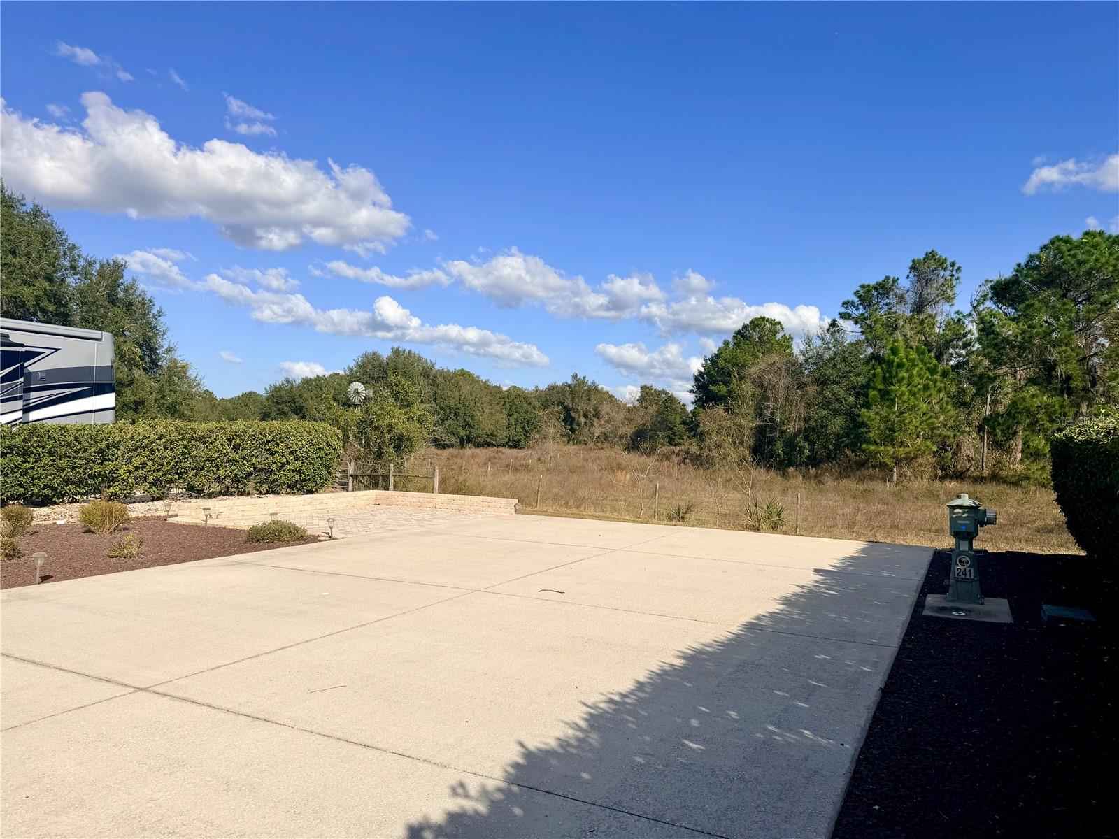 FLORIDA GRANDE MOTOR COACH RESIDENCE - Land