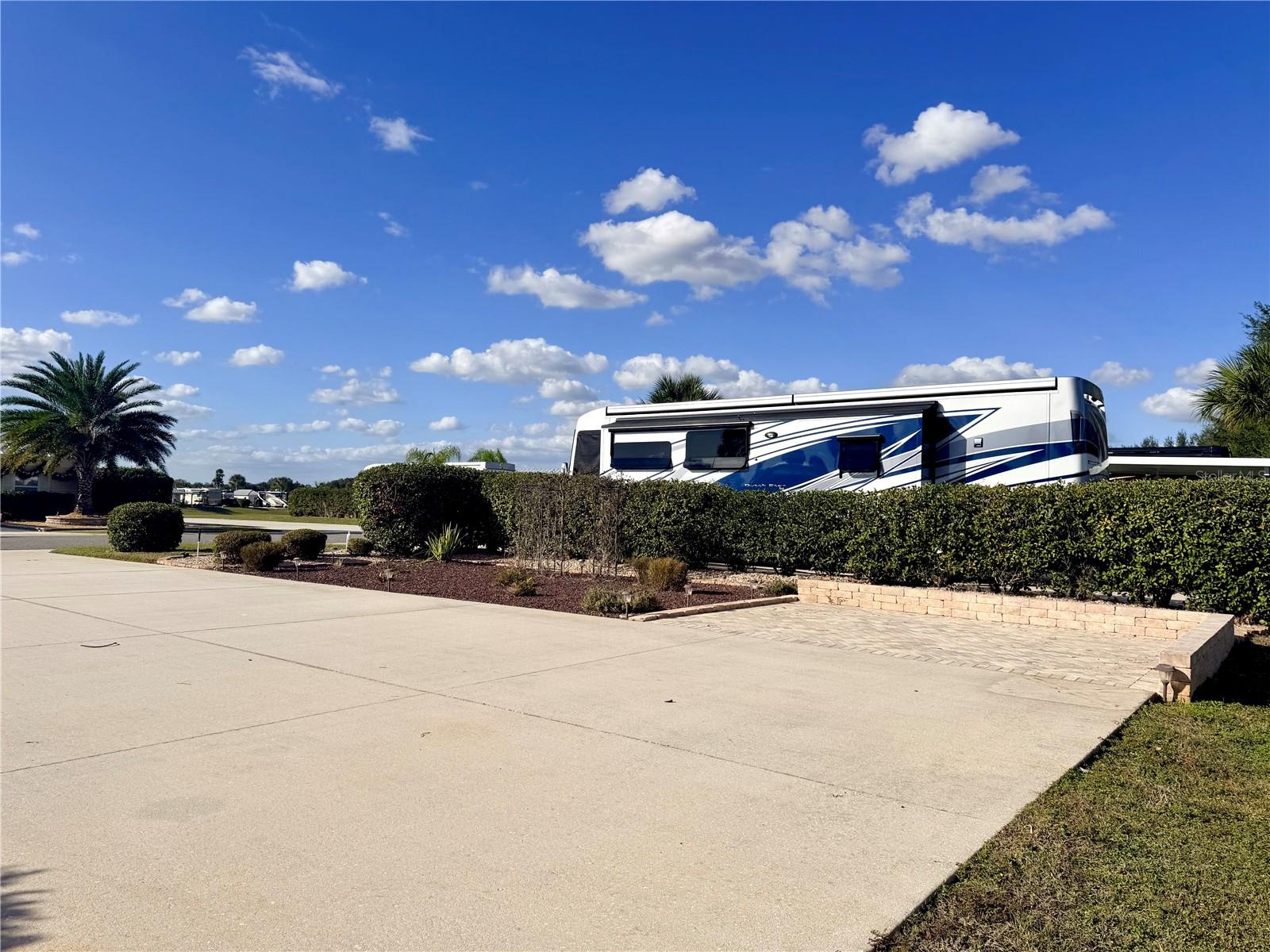 FLORIDA GRANDE MOTOR COACH RESIDENCE - Land