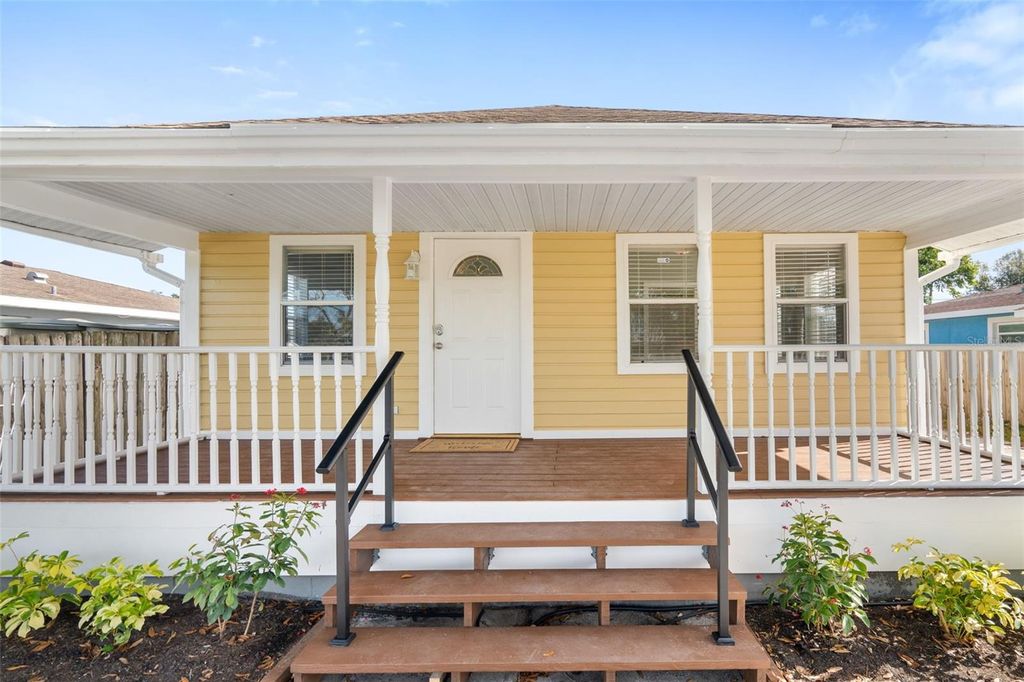 Photo of 1216 26th Avenue W, Palmetto, FL 34221 (MLS # A4676936)