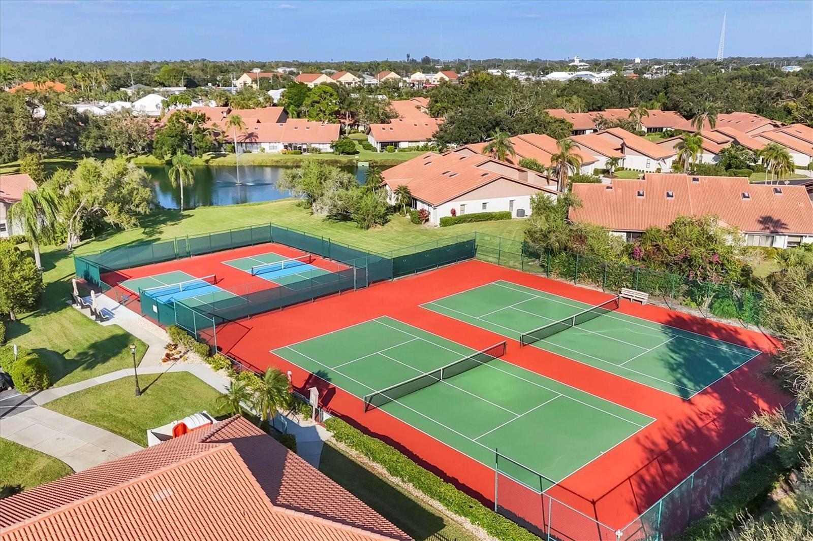 LAKESHORE VILLAGE - Residential