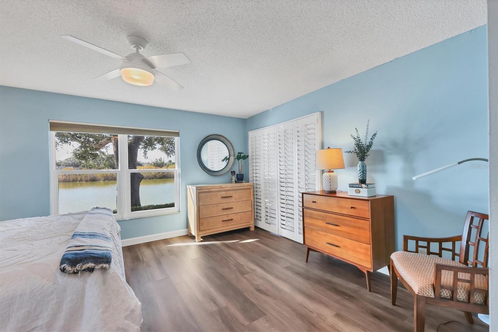 LAKESHORE VILLAGE - Residential