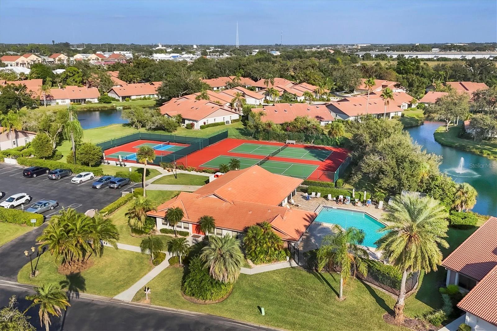 LAKESHORE VILLAGE - Residential