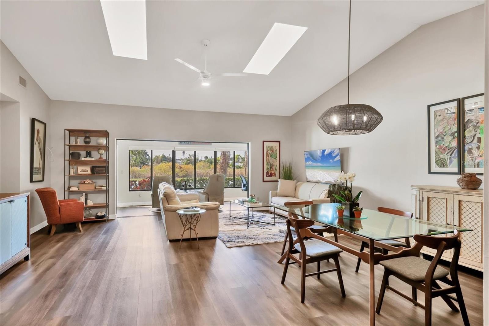 LAKESHORE VILLAGE - Residential