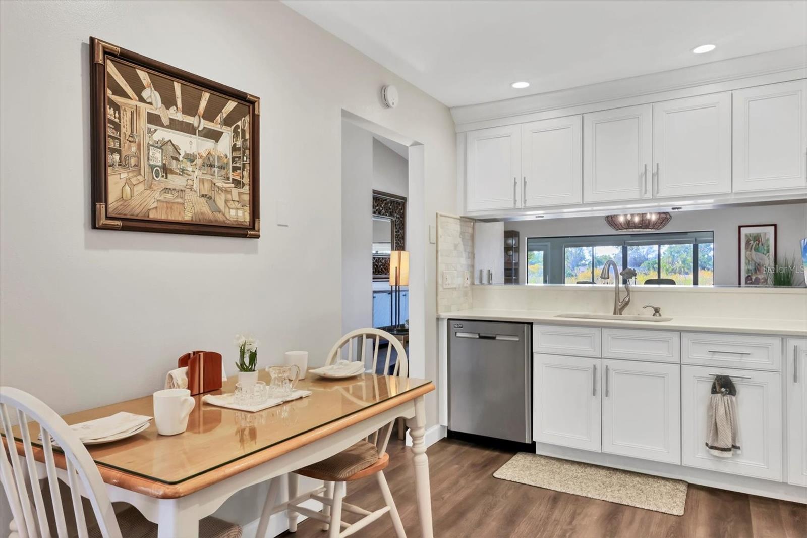 LAKESHORE VILLAGE - Residential