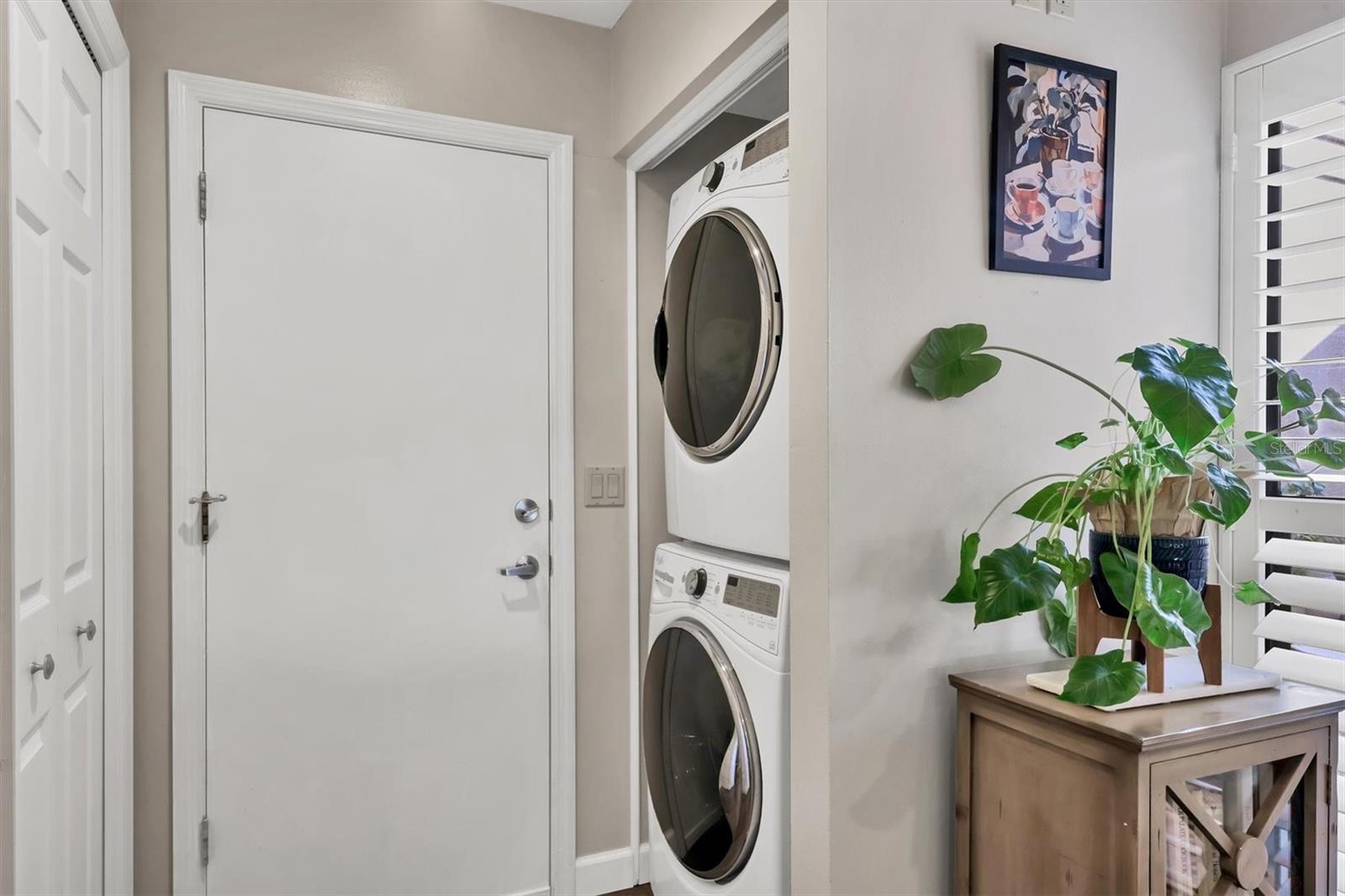 LAKESHORE VILLAGE - Residential