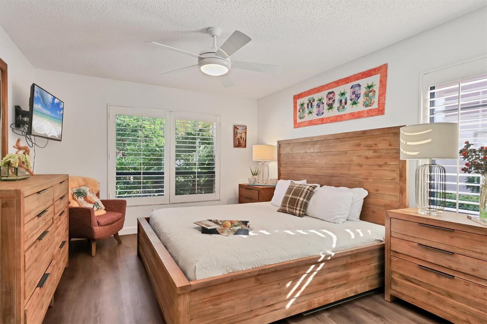 LAKESHORE VILLAGE - Residential