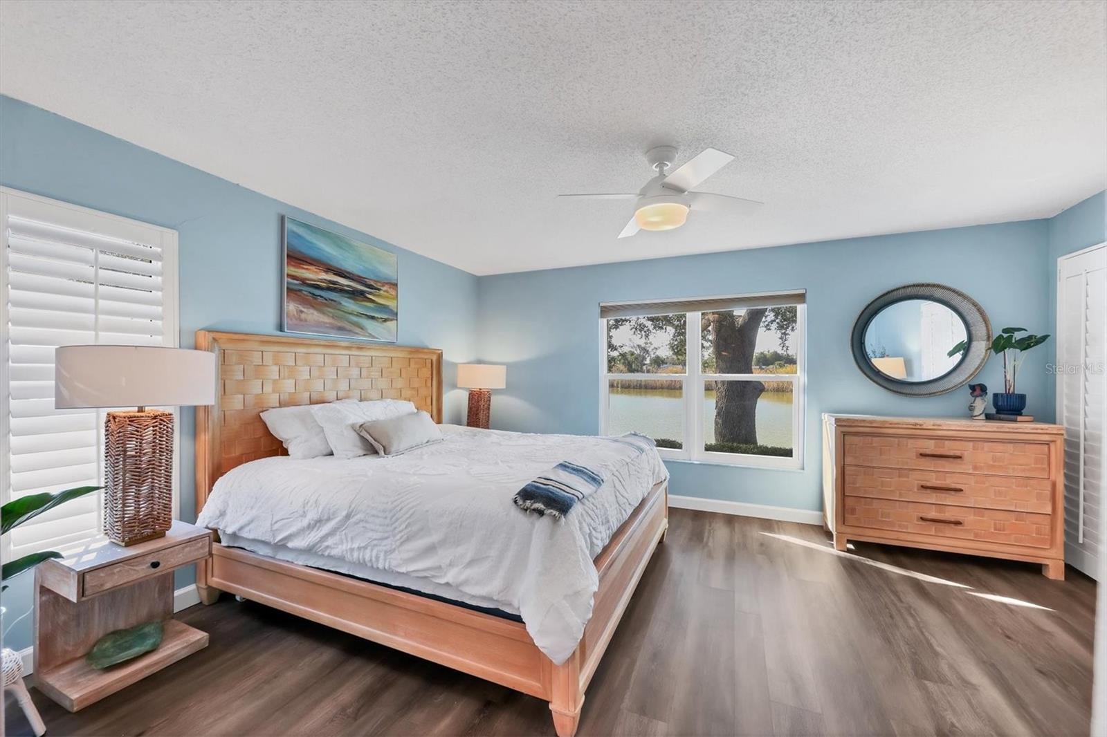 LAKESHORE VILLAGE - Residential