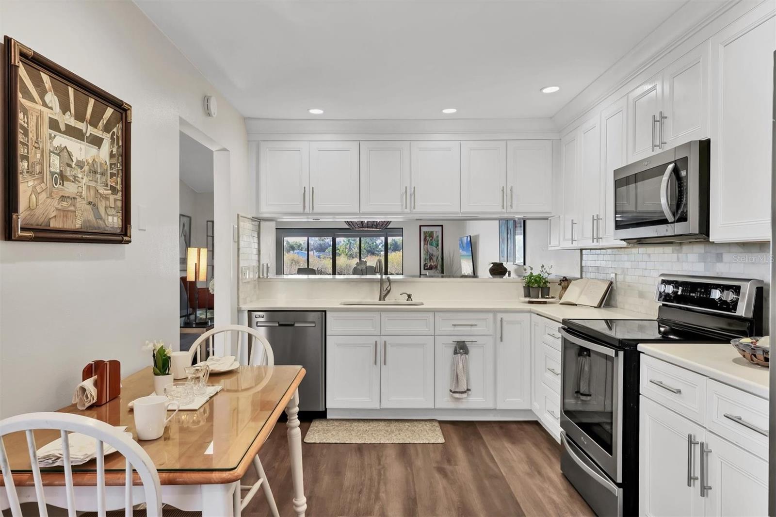 LAKESHORE VILLAGE - Residential