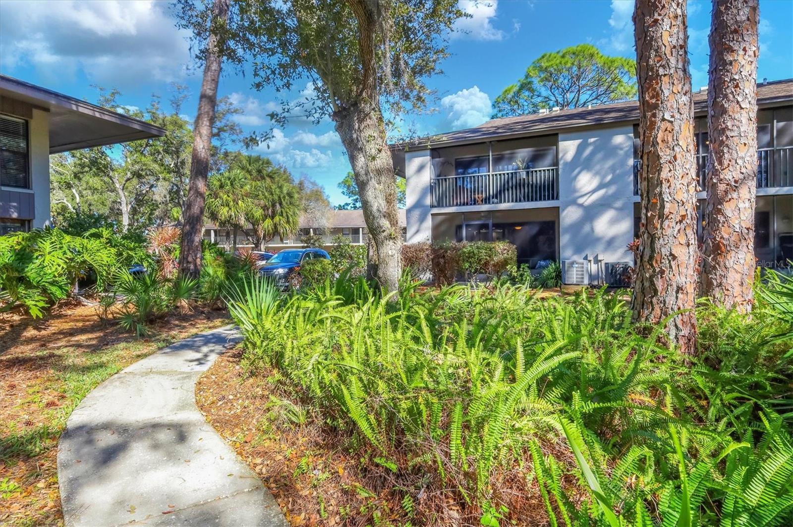 QUAIL HOLLOW - Residential