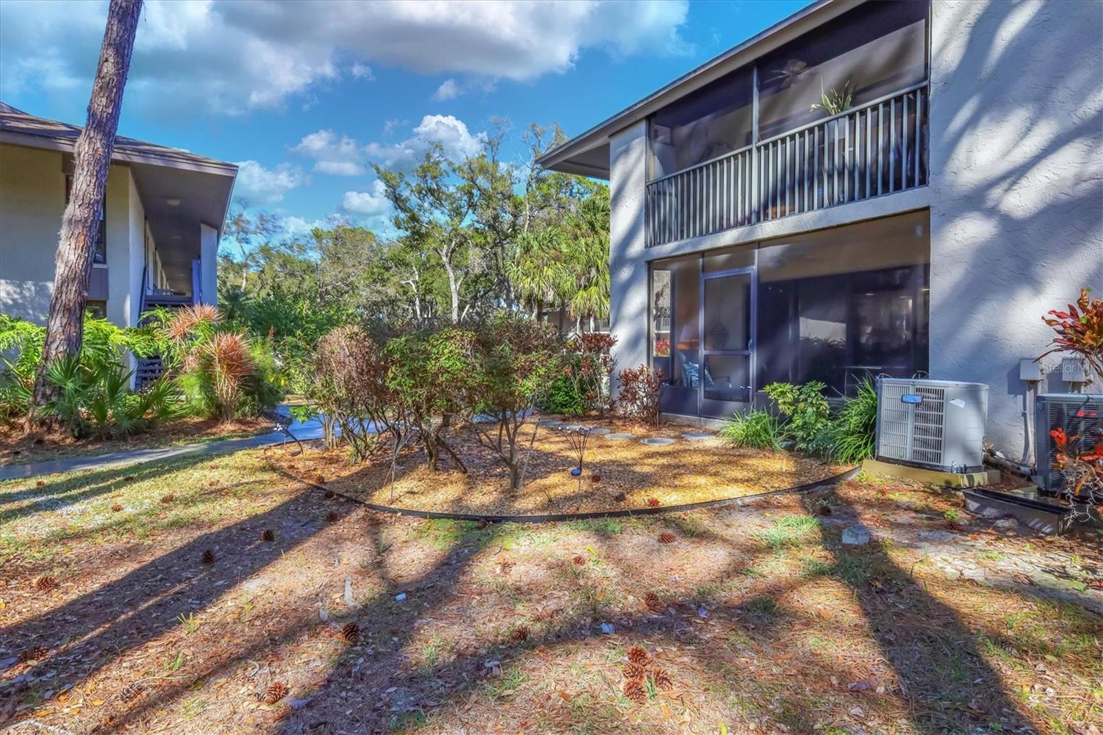 QUAIL HOLLOW - Residential