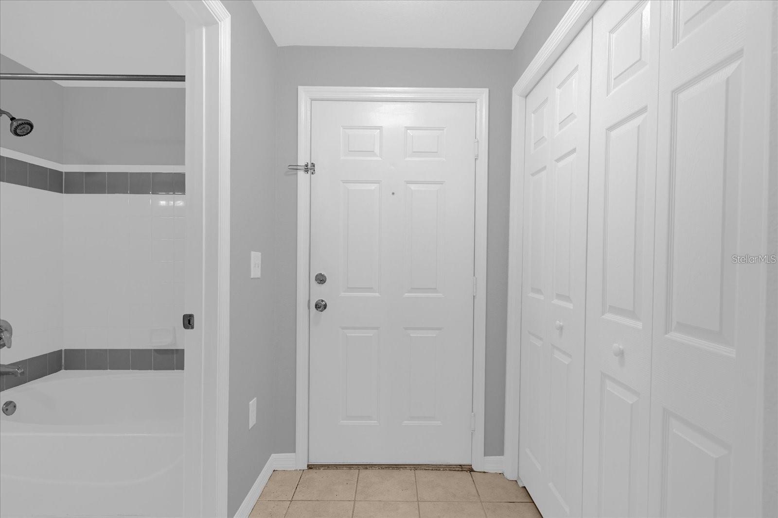 HAMPTONS/METROWEST BLDG 55 - Residential Lease