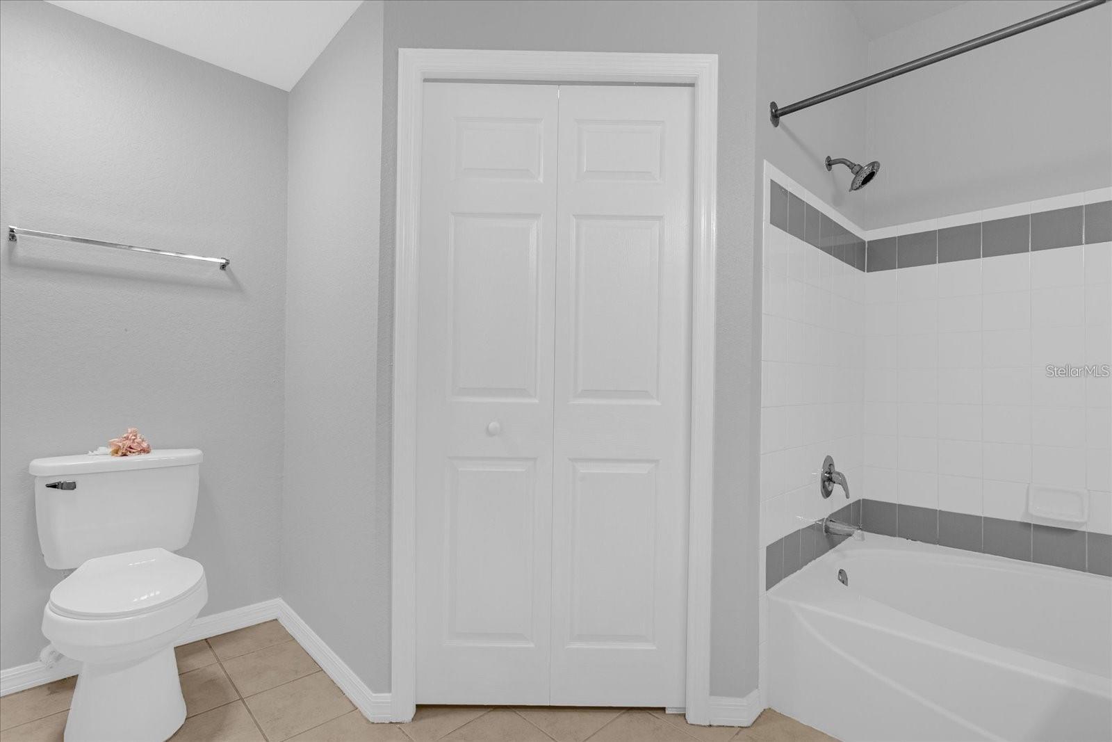 HAMPTONS/METROWEST BLDG 55 - Residential Lease