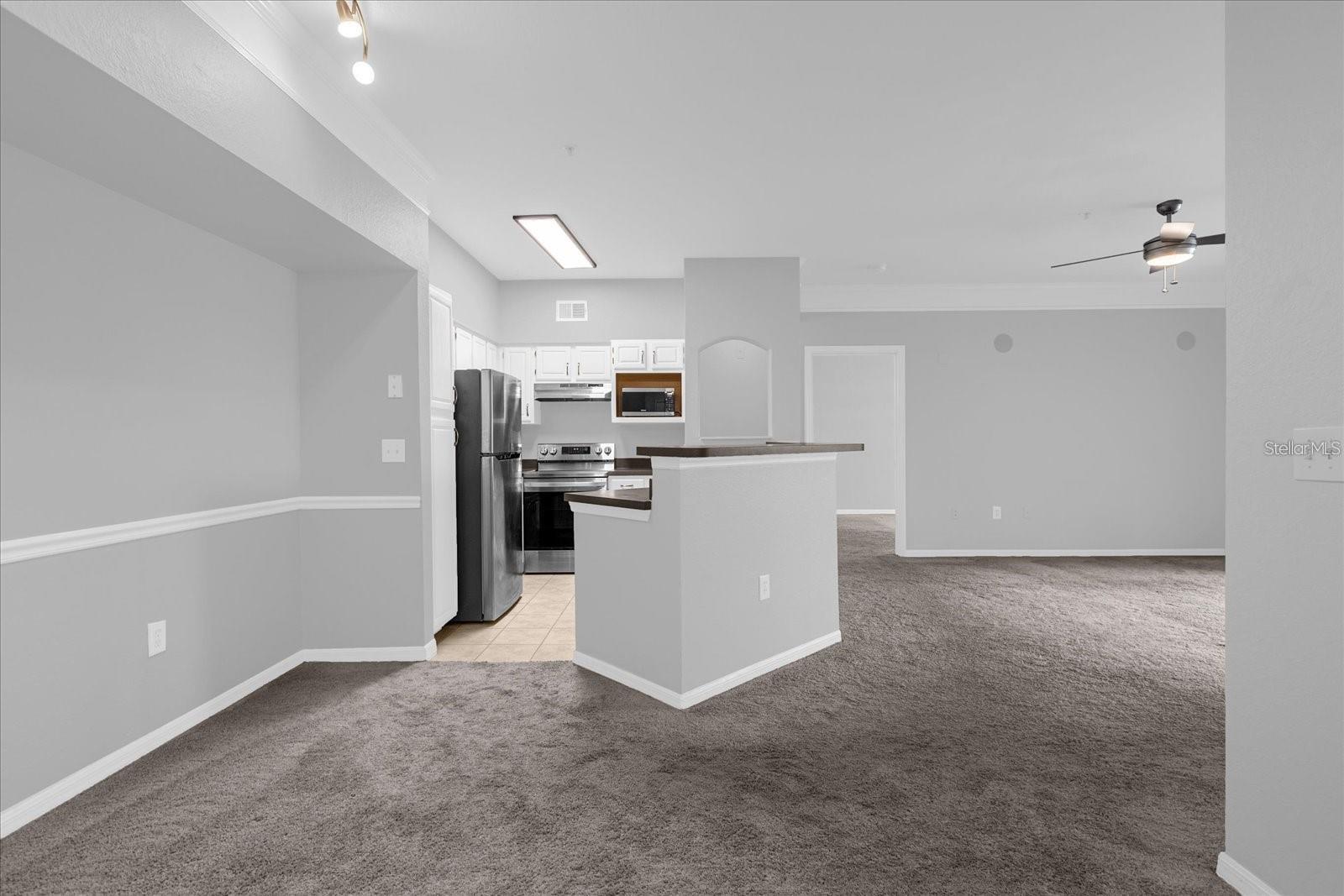 HAMPTONS/METROWEST BLDG 55 - Residential Lease