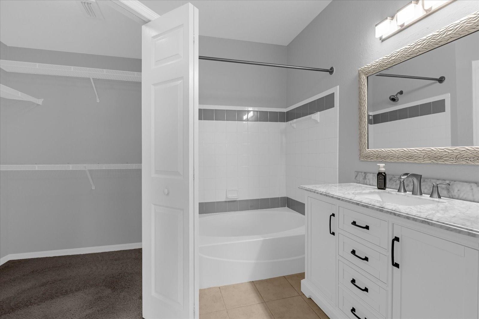 HAMPTONS/METROWEST BLDG 55 - Residential Lease