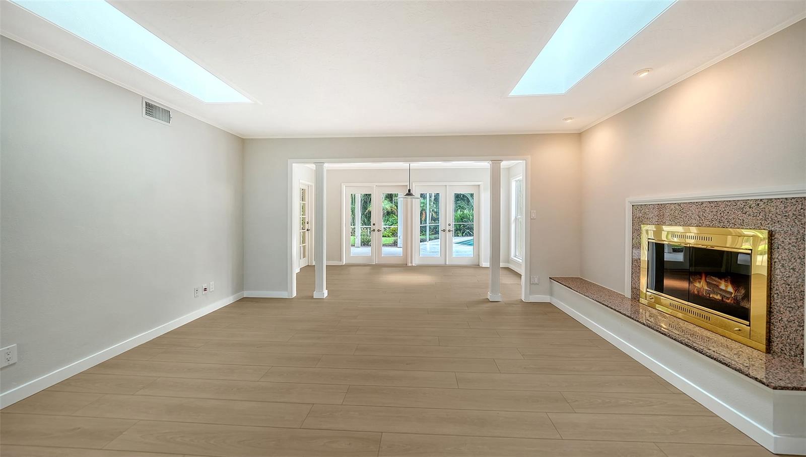 WEST SHORE - Residential