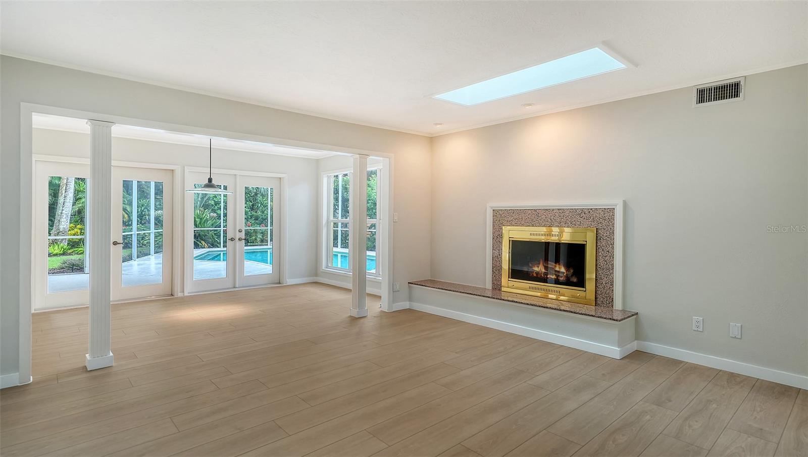 WEST SHORE - Residential