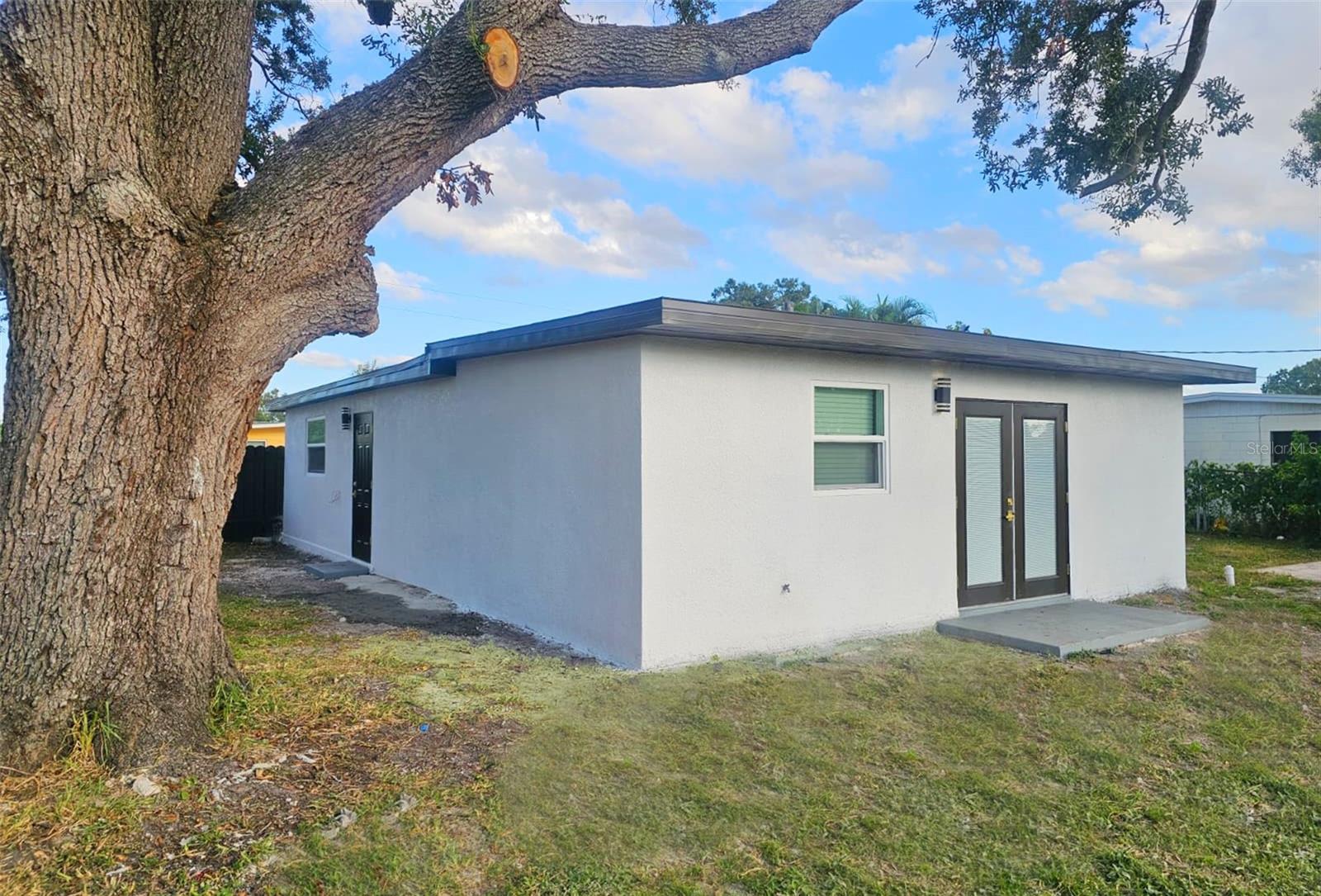PINE CREST MANOR UNIT 3 - Residential