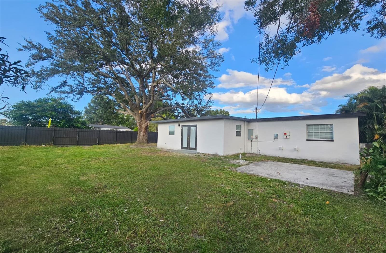 PINE CREST MANOR UNIT 3 - Residential