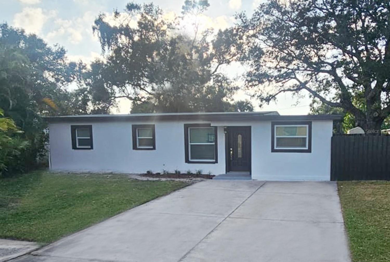 PINE CREST MANOR UNIT 3 - Residential