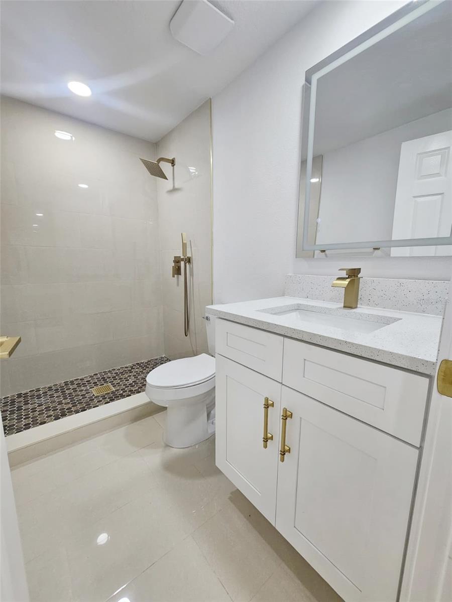 PINE CREST MANOR UNIT 3 - Residential
