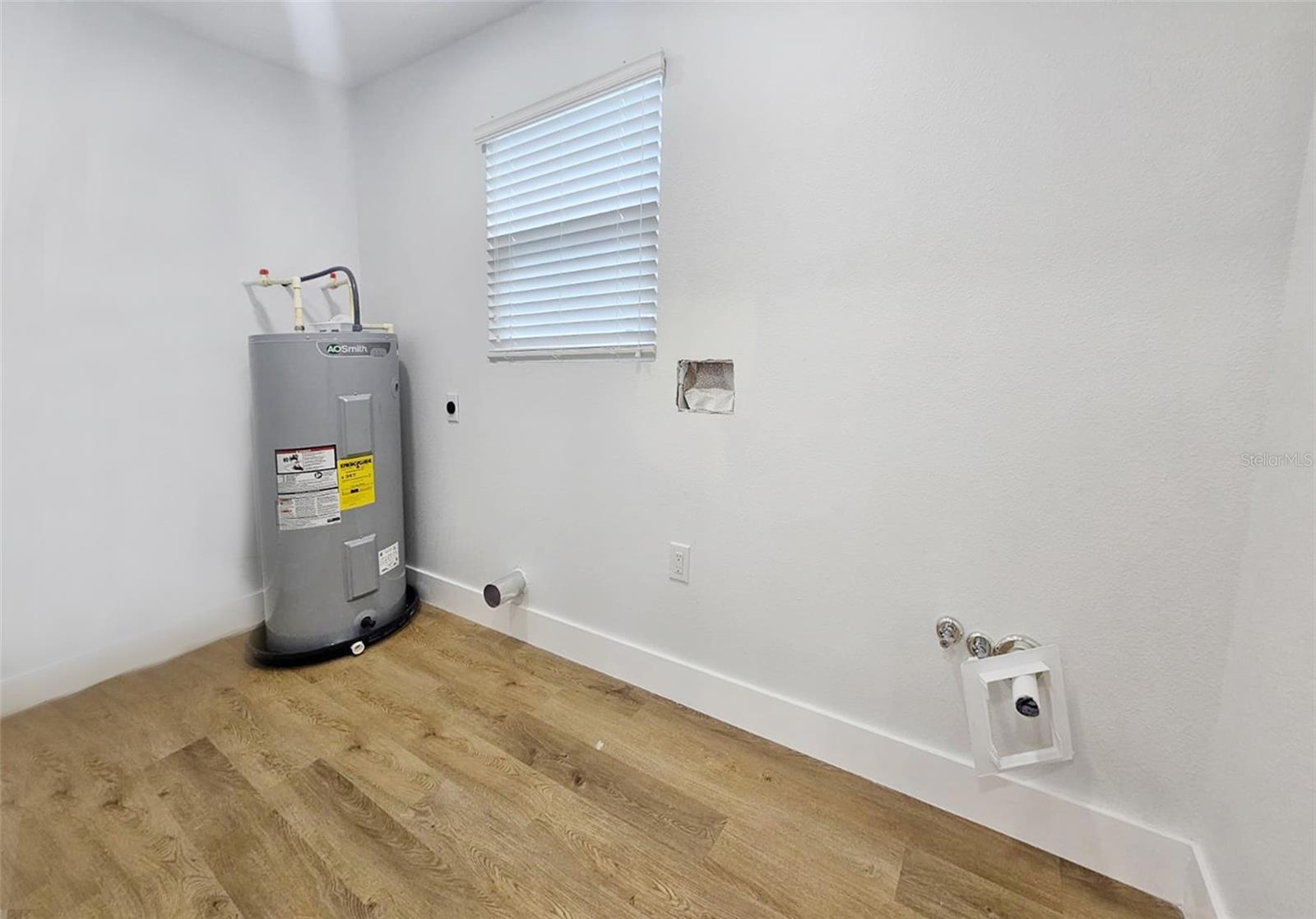 PINE CREST MANOR UNIT 3 - Residential