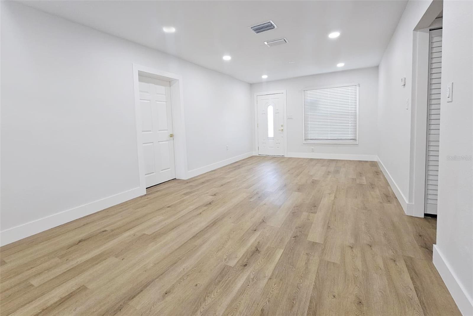 PINE CREST MANOR UNIT 3 - Residential