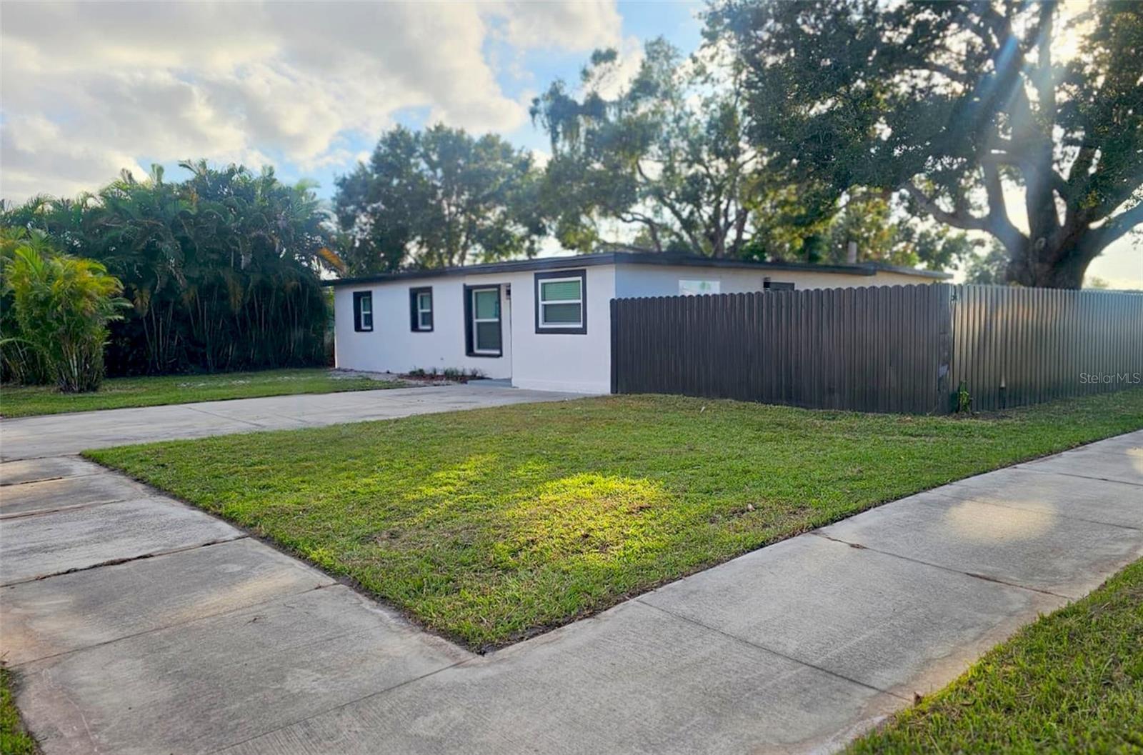 PINE CREST MANOR UNIT 3 - Residential