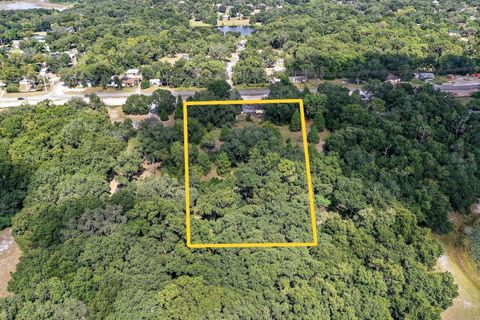 Tiny photo for 2048 Miller Boulevard, Fruitland Park, FL 34731 (MLS # G5103796)