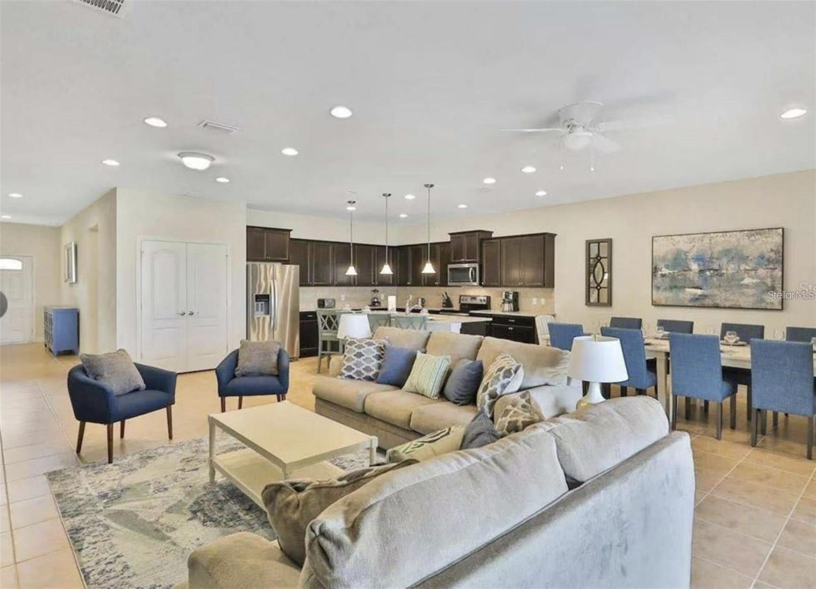 WINDSOR AT WESTSIDE - Residential