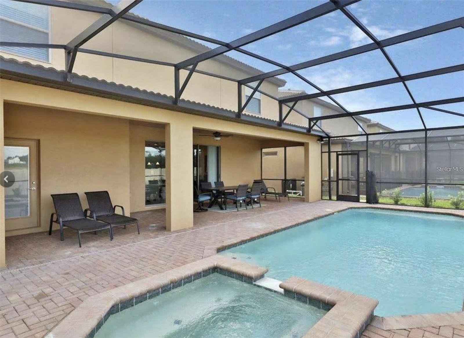 WINDSOR AT WESTSIDE - Residential