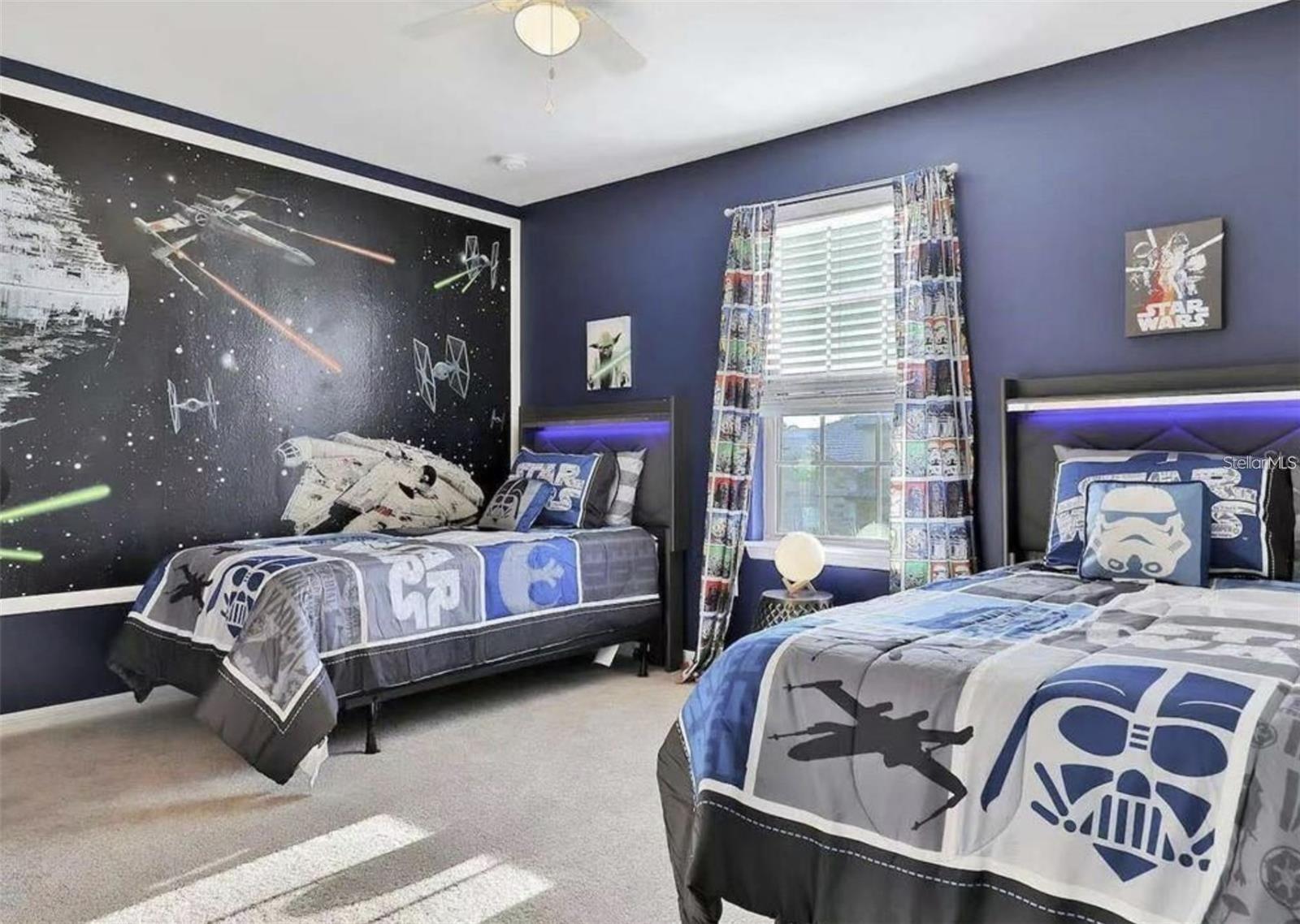 WINDSOR AT WESTSIDE - Residential