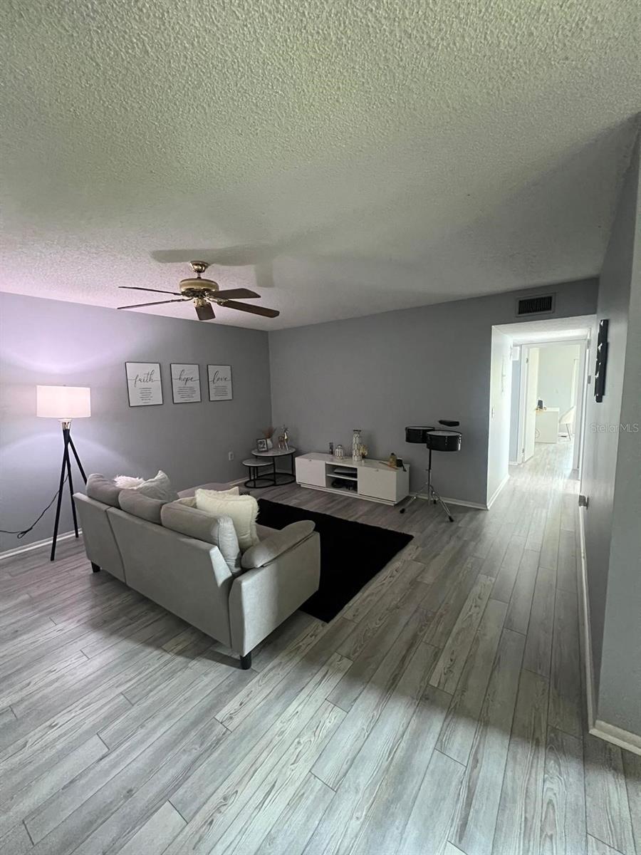 LAKEVIEW CONDO 03 - Residential