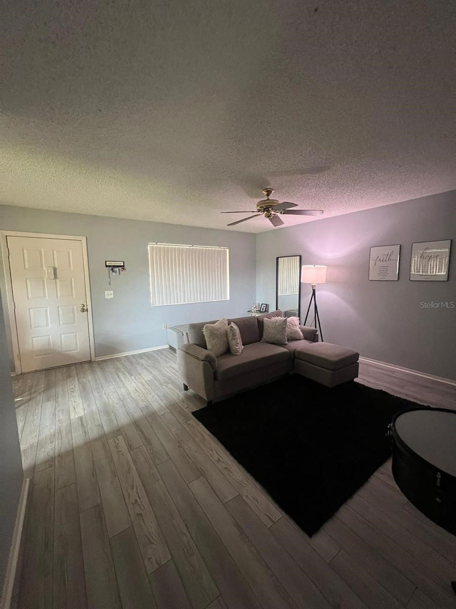 LAKEVIEW CONDO 03 - Residential