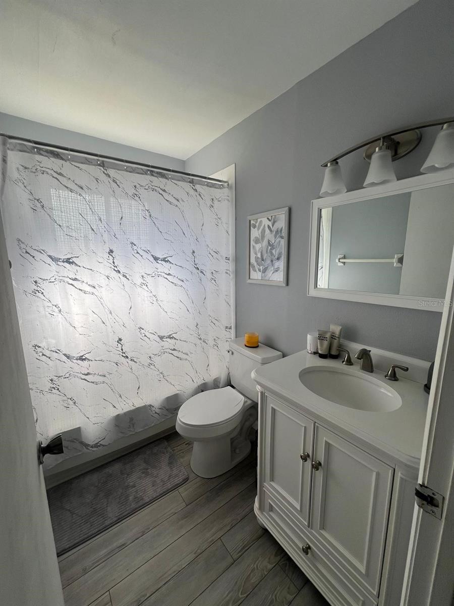 LAKEVIEW CONDO 03 - Residential