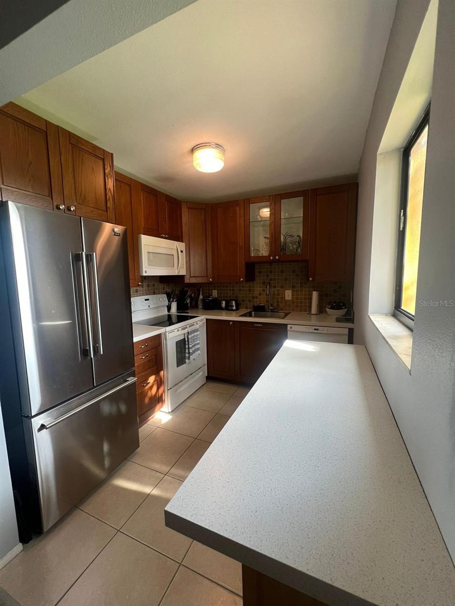 LAKEVIEW CONDO 03 - Residential