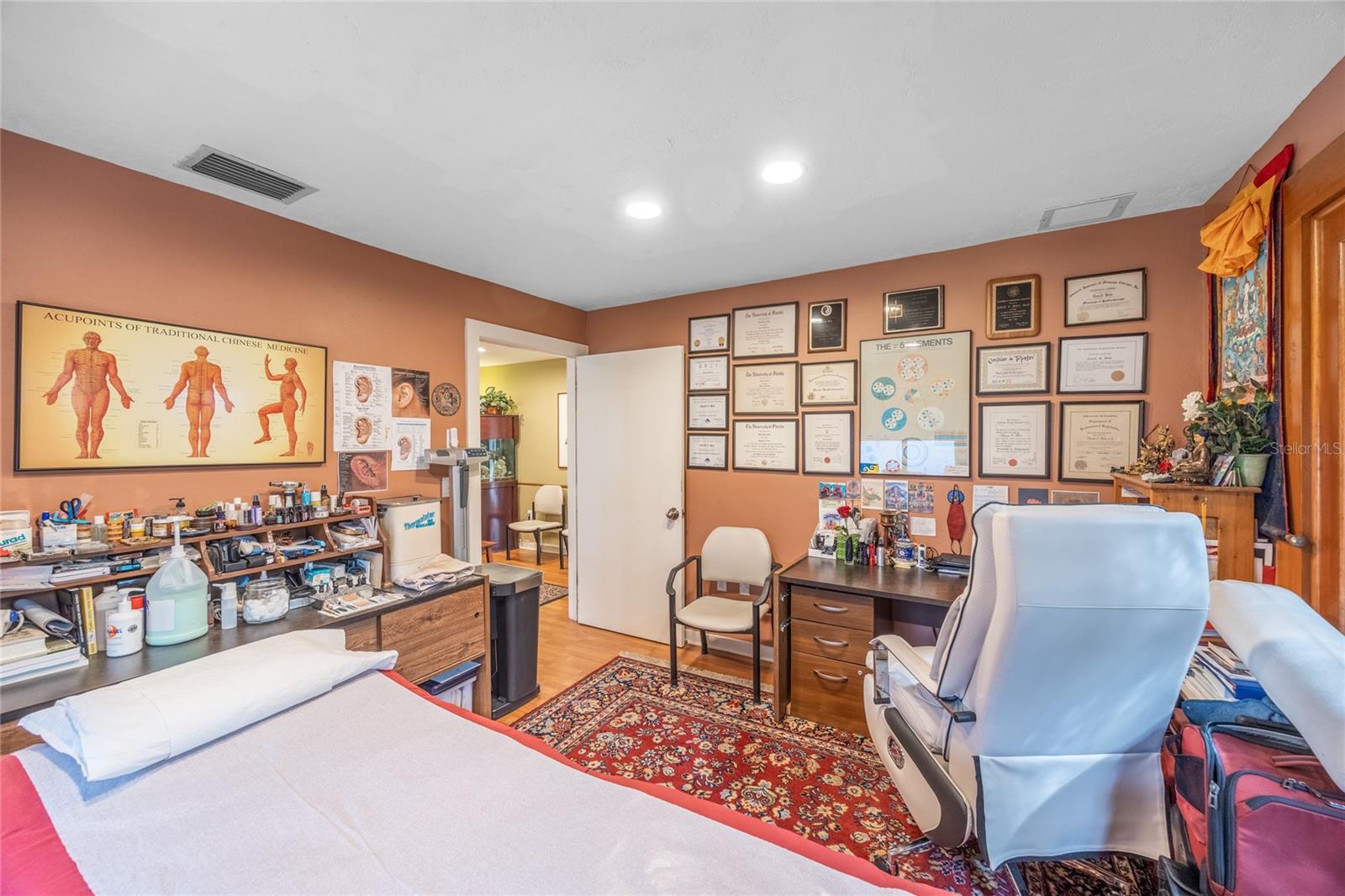 FLORIDA TERRACE - Commercial Sale