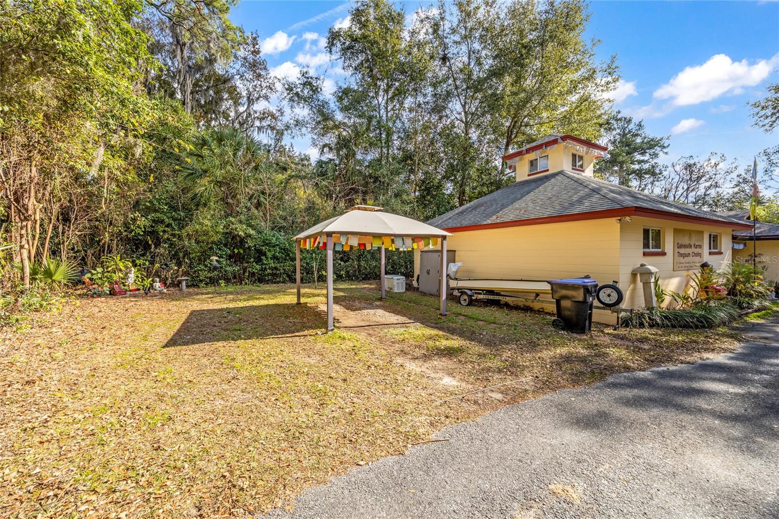 FLORIDA TERRACE - Commercial Sale